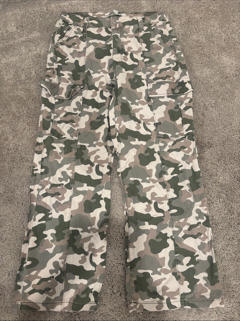 Wide Leg Cargo Pants in Green Camo